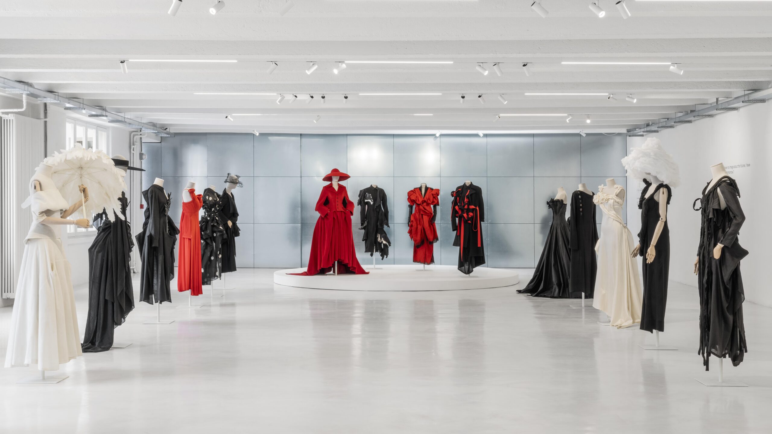 10 Corso Como : Tiziana Fausti amène la rétrospective de Yohji Yamamoto à Milan