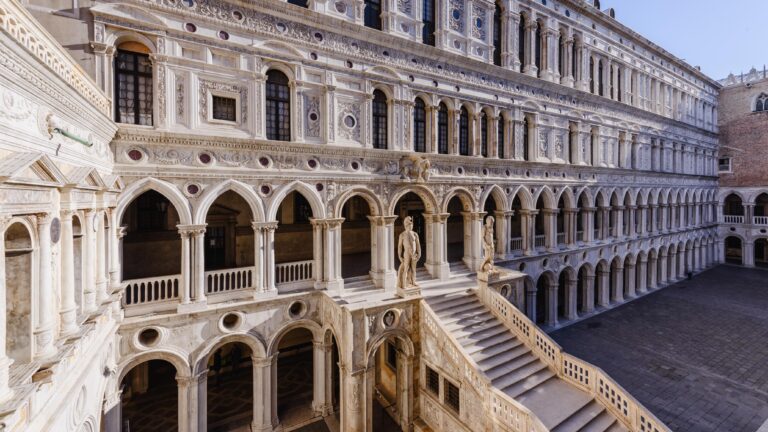 Max Mara : le Palazzo Ducale vainqueur pour Resort 2025
