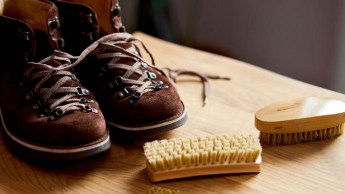 Comment nettoyer des chaussures en daim à la maison ?  Utilisez ces astuces pour profiter de vos chaussures en daim pendant des années