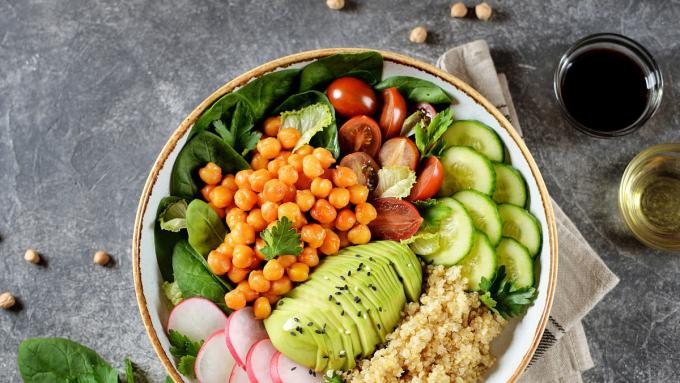 Les salades pour diabétiques peuvent être vraiment délicieuses.  5 recettes originales et astuces pour modifier les salades traditionnelles pour diabétiques