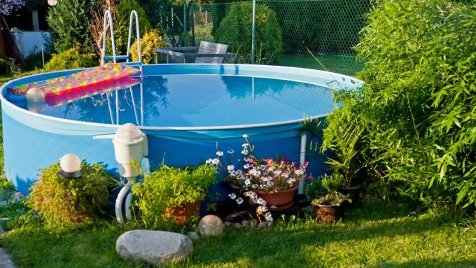 Comment choisir une piscine cadre pour le jardin et comment l'entretenir plus tard ?  Guide pratique, trucs et astuces