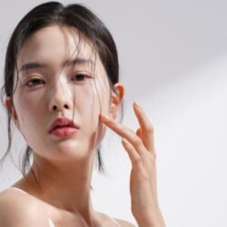 Les Coréennes savent bien prendre soin de leur peau en été.  C'est le secret de la popularité des produits cosmétiques solaires chez les voisins éloignés
