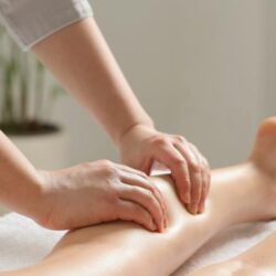 Vous ne serez plus jamais dupe : voici comment distinguer un massage thérapeutique d'un massage de relaxation.